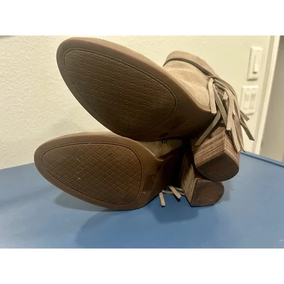 Jessica Simpson Taupe Tan Callaghan Sz 9 Fringe Ankle Block Heel Boots Zip LkNw - Picture 6 of 6